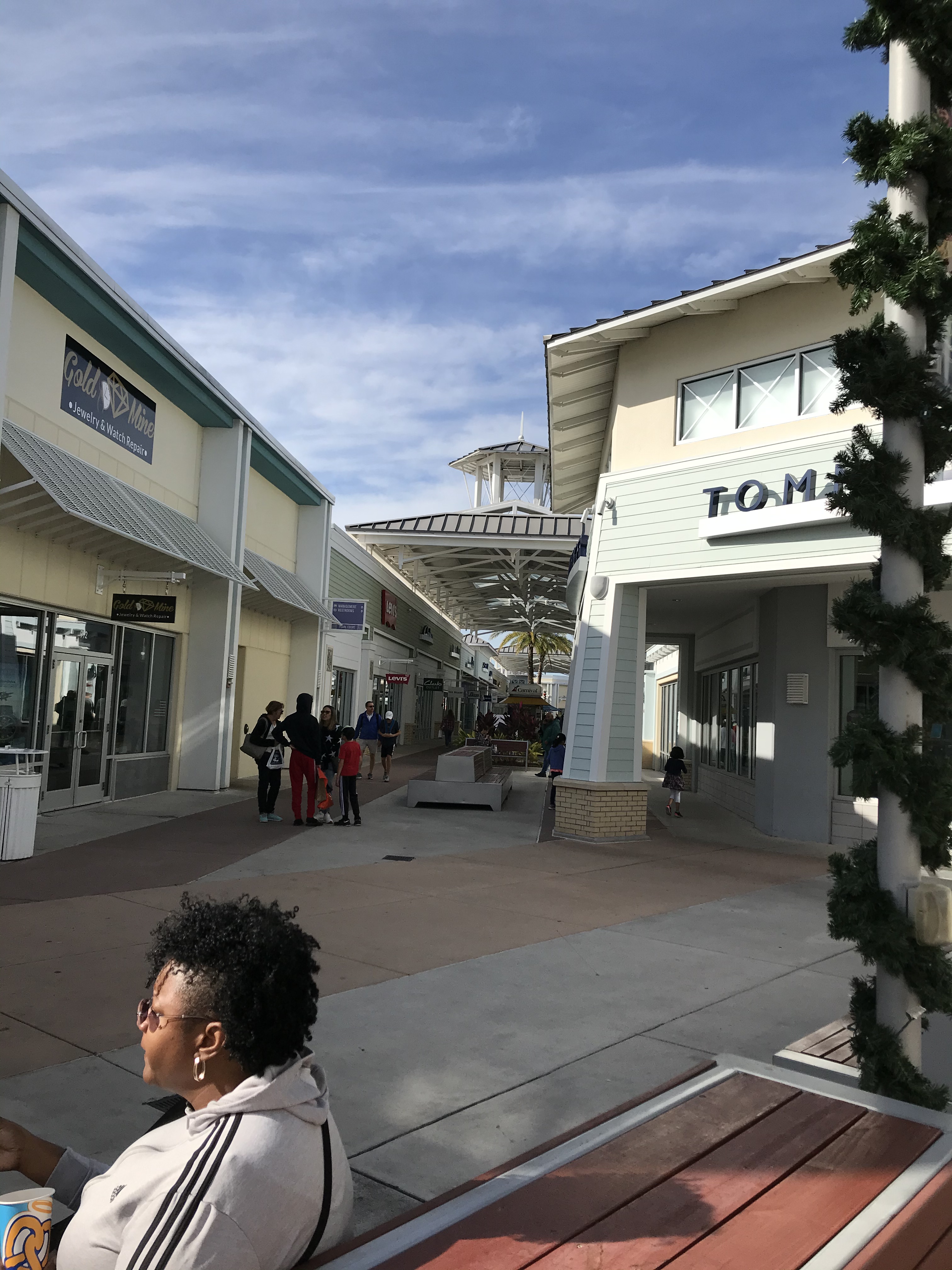 clarks outlet tampa